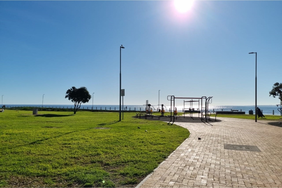 To Let 2 Bedroom Property for Rent in Green Point Western Cape